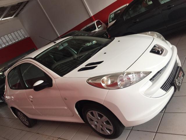 Peugeot 207 XR 1.4 Flex 8V 5P
