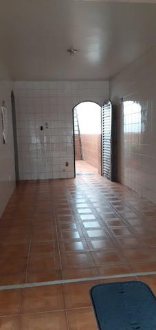 Alugo casa