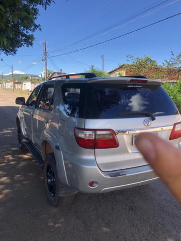 Hilux SW4 3.0 4x4 - Foto 2