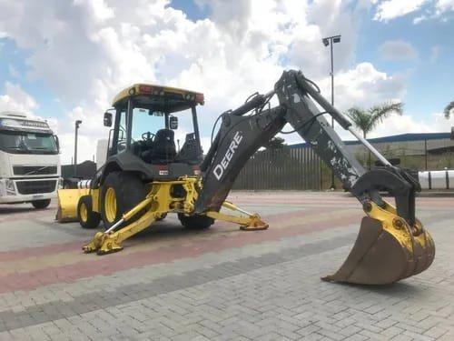 Retroescavadeira John Deere 310k - - Foto 2