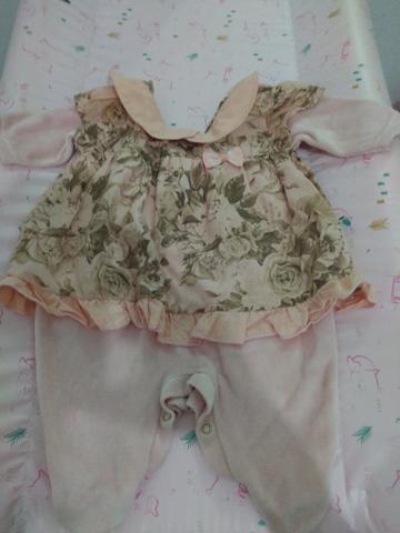 Roupas e sapatos infantis