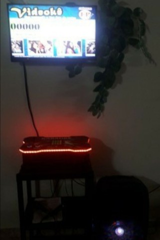 Maleta Videokê e Jukebox 2X1, 42B e 16B, 02 saídas simult: HDMI e VGA - Foto 3
