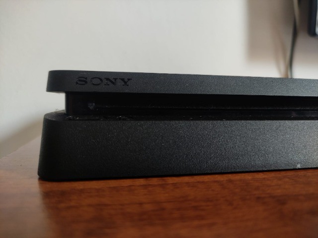 PS4 Slim 500GB Uncharted 4: A Thief's End Bundle - Seminovo