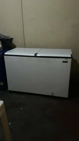 VENDE SE 2 Refrigeradores horizontal e 1 vertical