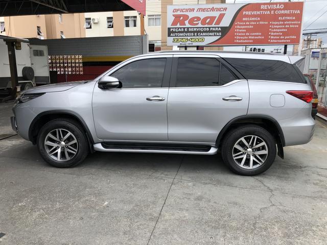 VENDO TOYOTA HILUX SW4 SRX 2016, diesel 7 lugares!! - Foto 3