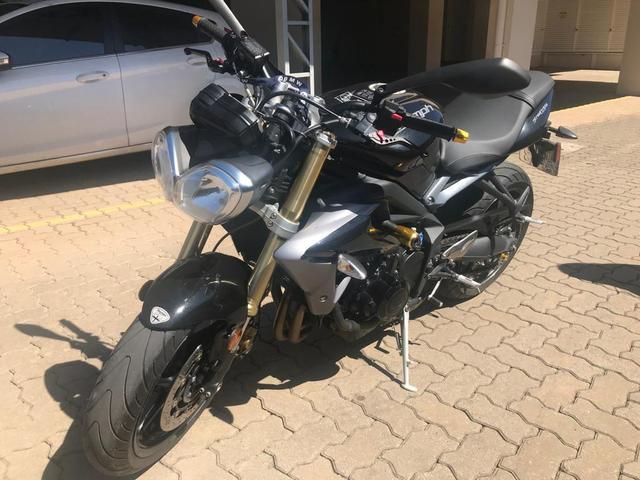 Triumph street triple