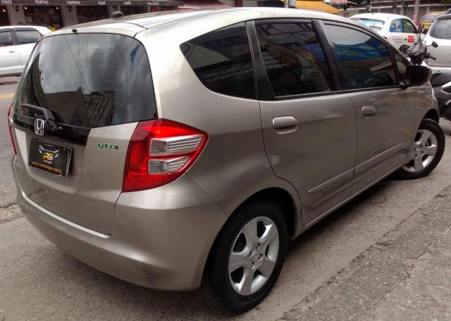 Honda fit 25900 entrada 8mil parcelas de 449 entrada 6mil parcelas de 669 - Foto 9
