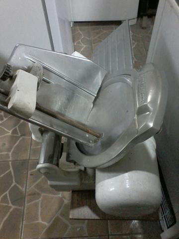 (Torra-Torra) Cortador de frios profissional disco de 26cm eletrico 220v - Foto 3