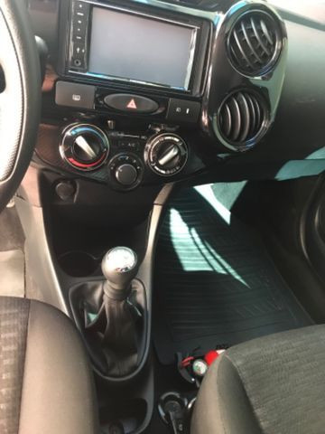 Vendo carro Toyota Etios sedan 2016 - Foto 8