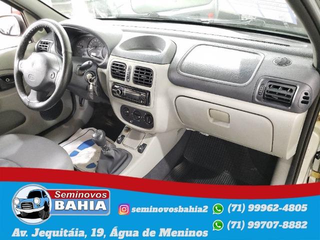 Renault Clio Sedan Authentique 1.0 Manual Gasolina 2004 - Foto 7