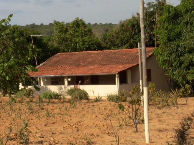 Sítio na região de Três Marias Com 50.000 m² aproximadamente 300 m² de área construída. - Foto 2