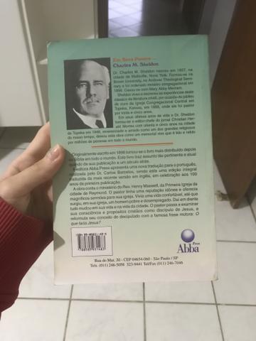 Livro Em seus passos.o que faria Jesus? - Foto 4