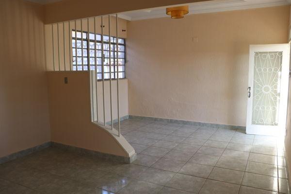 Casa com 3 quartos - Bairro Setor Aeroporto em Goiânia - Foto 8