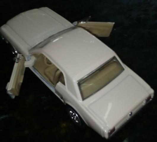 Carrinho de Metal de um Mustang - Foto 4