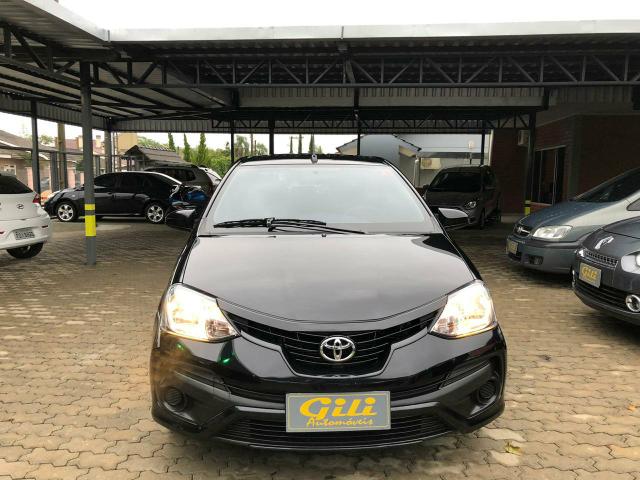 Etios sedan - Foto 3