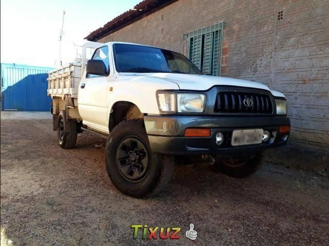 Hilux 3.0 Turbo 2CSL 4x2 90 cv