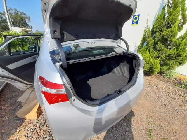 Toyota Corolla GLI 2017 1.8 Automático Completo - Foto 8