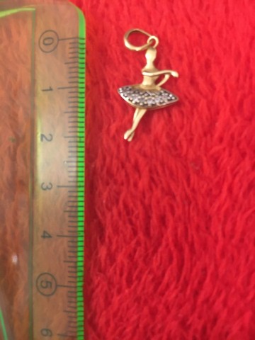 Pingente bailarina ouro 18k 