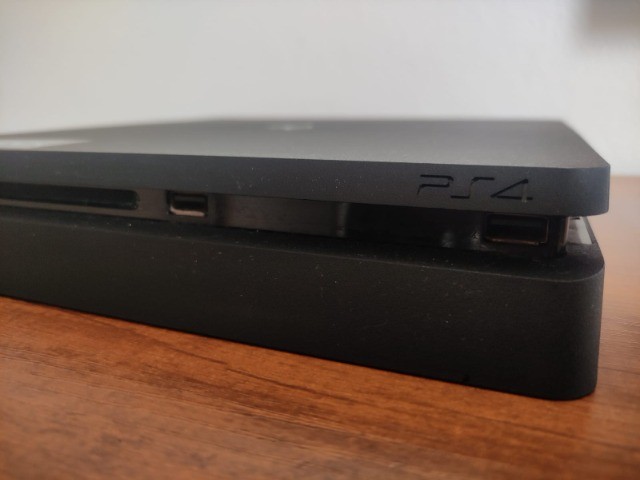 PS4 Slim 500GB Uncharted 4: A Thief's End Bundle - Seminovo