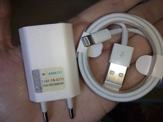 PROMOÇÃO DE ANO NOVO!! KIT CABO E CARREGADOR iPhone Tipo USB (NOVO)