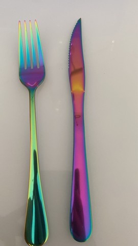 Facas e garfos modernos