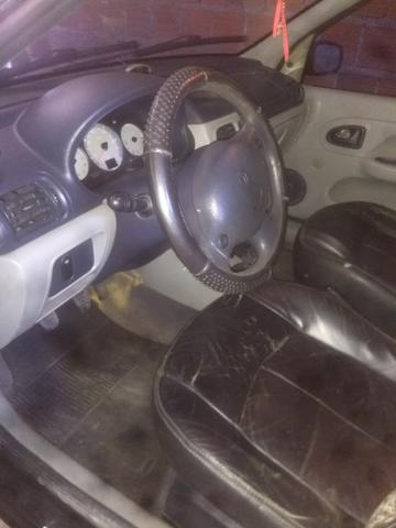 Renault Clio sedan 2005 - Foto 3