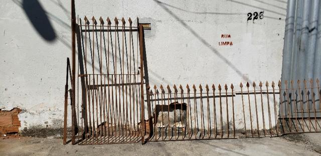 Grade e portão de ferro 270,00