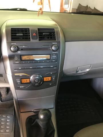 Vendo Corolla GLi manual ano 2010 - Foto 3