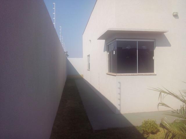Linda Casa Rica no blindex Vila Nasser com quintal amplo - Foto 18