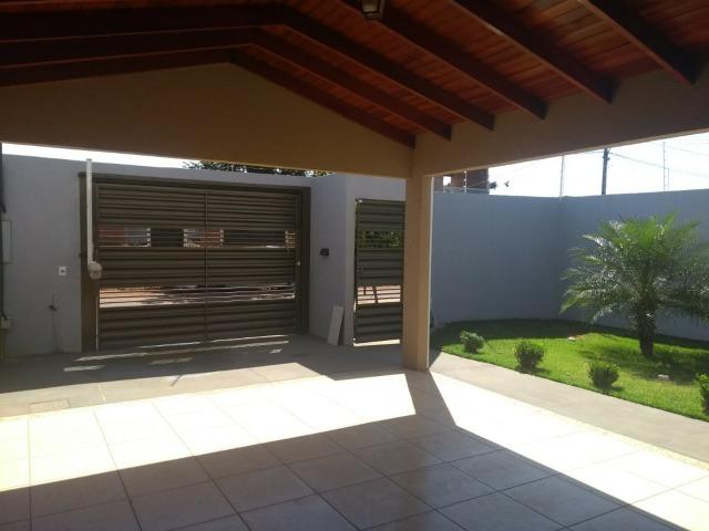 Linda Casa Rica no blindex Vila Nasser com quintal amplo