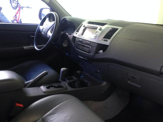 VENDO HILUX SRV 4x4 3.0 2013 Diesel - Foto 2