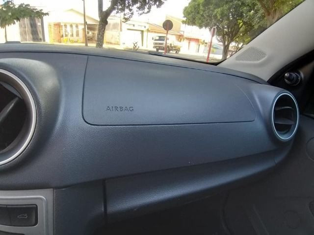 Gol G6 (novo) / Volkswagen / 1.0 / Flex / 04 Portas / Manual / 2015 - Foto 10