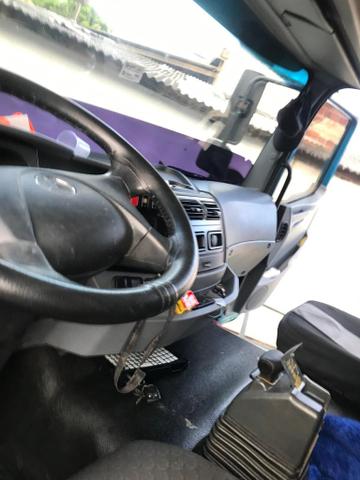 Vendo caminhões Mercedes versãos 2035 e outro iveco versão 380 truque - Foto 18