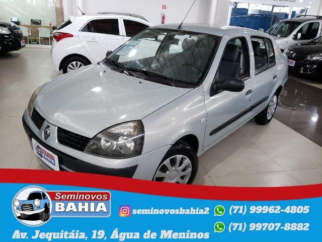 Renault Clio Sedan Authentique 1.0 Manual Gasolina 2004