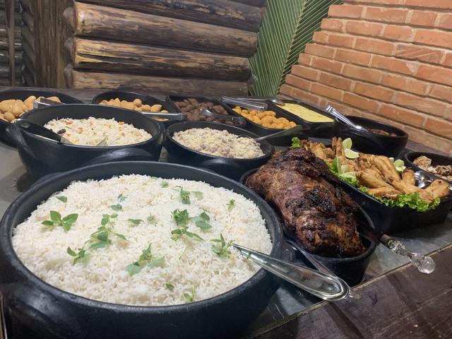 Precisa-se de cozinheiro-(a) que saiba usar fogão a lenha - Foto 2