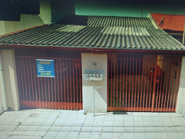 Vende-se ou troca por chácara
