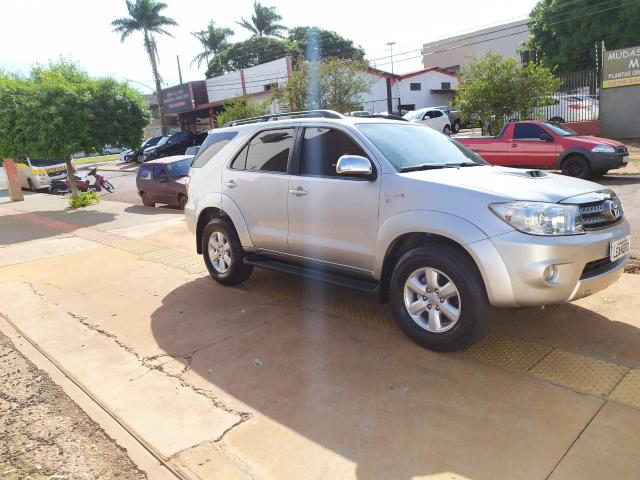HILUX SW4 2011/2011 3.0 SRV 4X4 7 LUGARES 16V TURBO INTERCOOLER DIESEL 4P AUTOMÁTICO - Foto 4