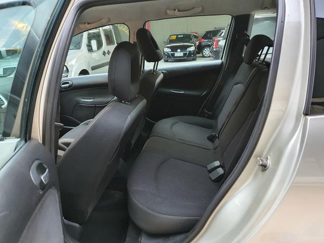 Peugeot 207 sw xs automática 2011 - Foto 12