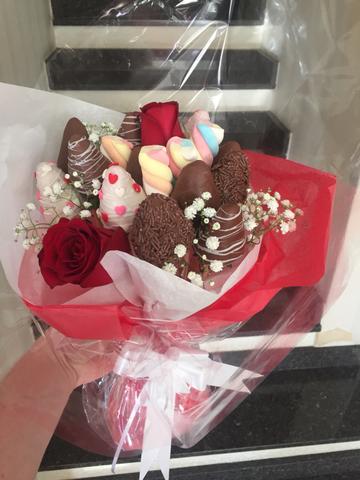 Buquê de morango com chocolate - Foto 4