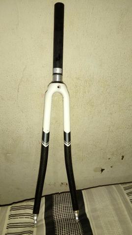 Garfo Carbono