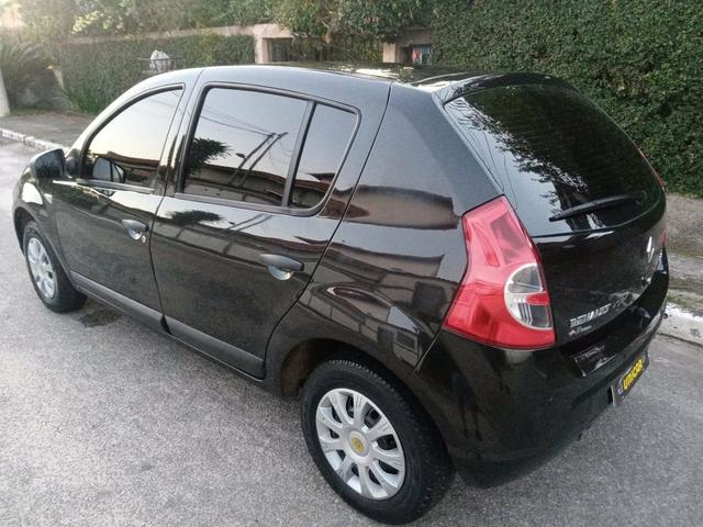 Sandero Gnv Completo KM Baixo ipva 2020 Pago Super NOVO!! - Foto 2
