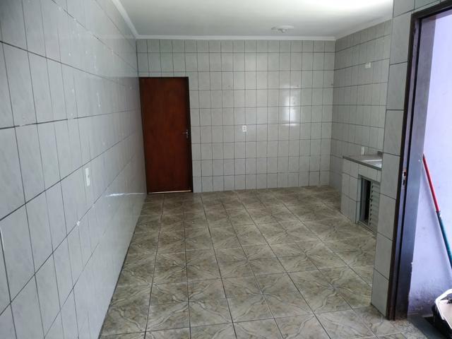 Casa 3 cômodos com garagem portão automatizado - Foto 6
