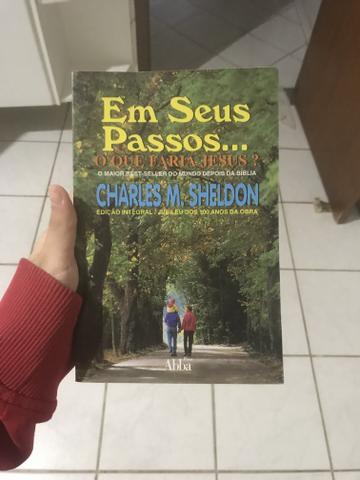 Livro Em seus passos.o que faria Jesus?