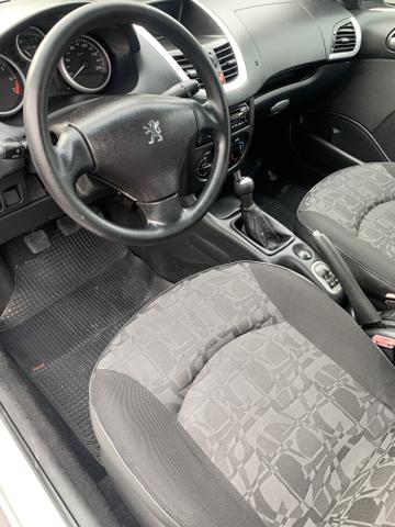 Peugeot 207 Completo 1.4 Flex 2011 impecável - Foto 13