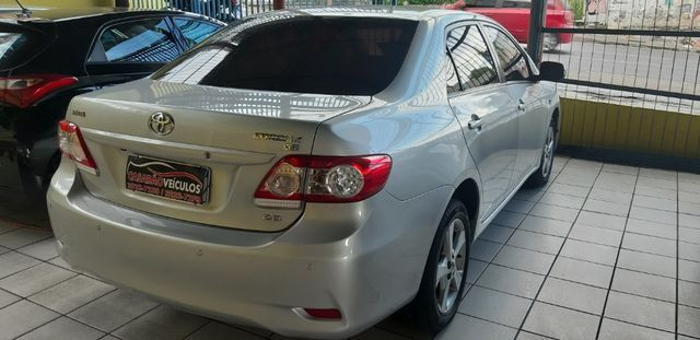 Toyota corolla xei aut 2013/2014 facilitamos sua entrada no cartao de credito - Foto 2