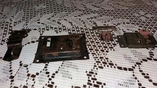 Fechaduras antigas para baú ou malas