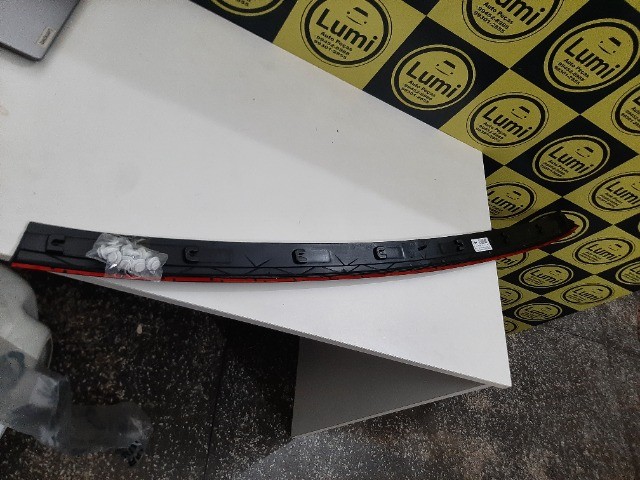 Moldura Tampa Saveiro  G5 G6 G7 - NOVO!! - Foto 2