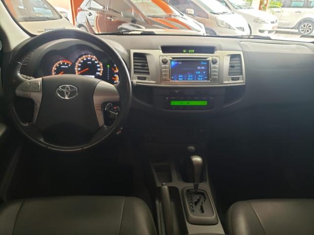 TOYOTA HILUX CD SRV 4X4 2.8 TDI DIESEL AUT. - Foto 17