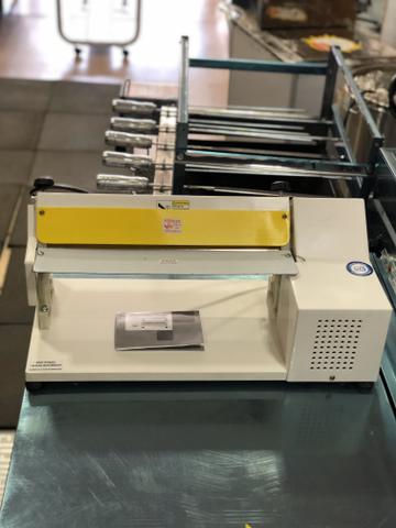 Cilindro elétrico para massas - Rolo inox de 40cm NOVO - Foto 2