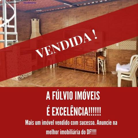 Aos pés do Park Way, 02 quartos, 01 suíte, cozinha com armários planejados, 400m² de lote